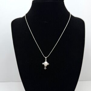 Faux Pearl Cross Pendant Necklace Silver Tone Beaded Chain‎ Minimalist Jewelry